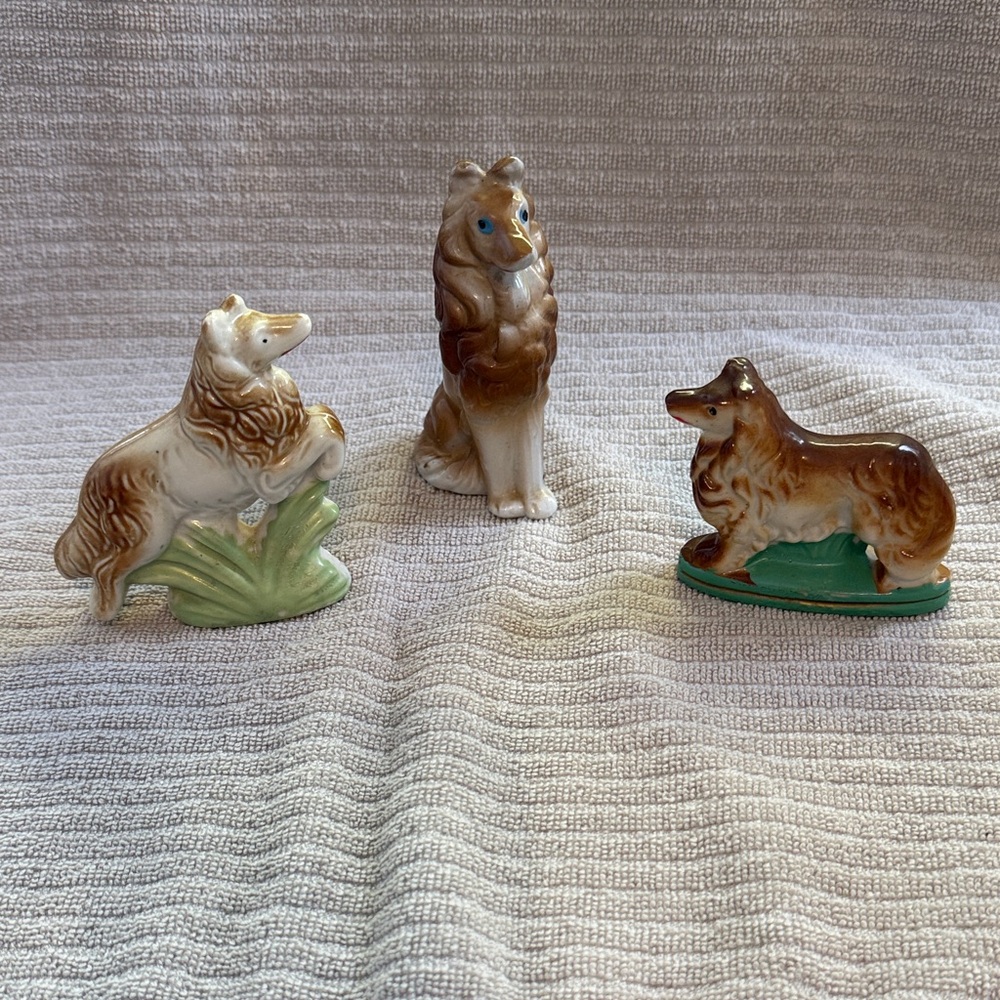Vintage porcelain Collie Dog Figurine set. Made in Japan